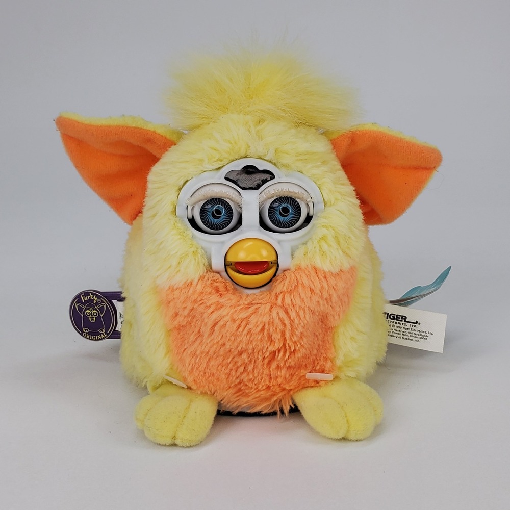 Vintage 1999 Tiger Electronics Furby Original Sunrise Yellow Orange 70-940